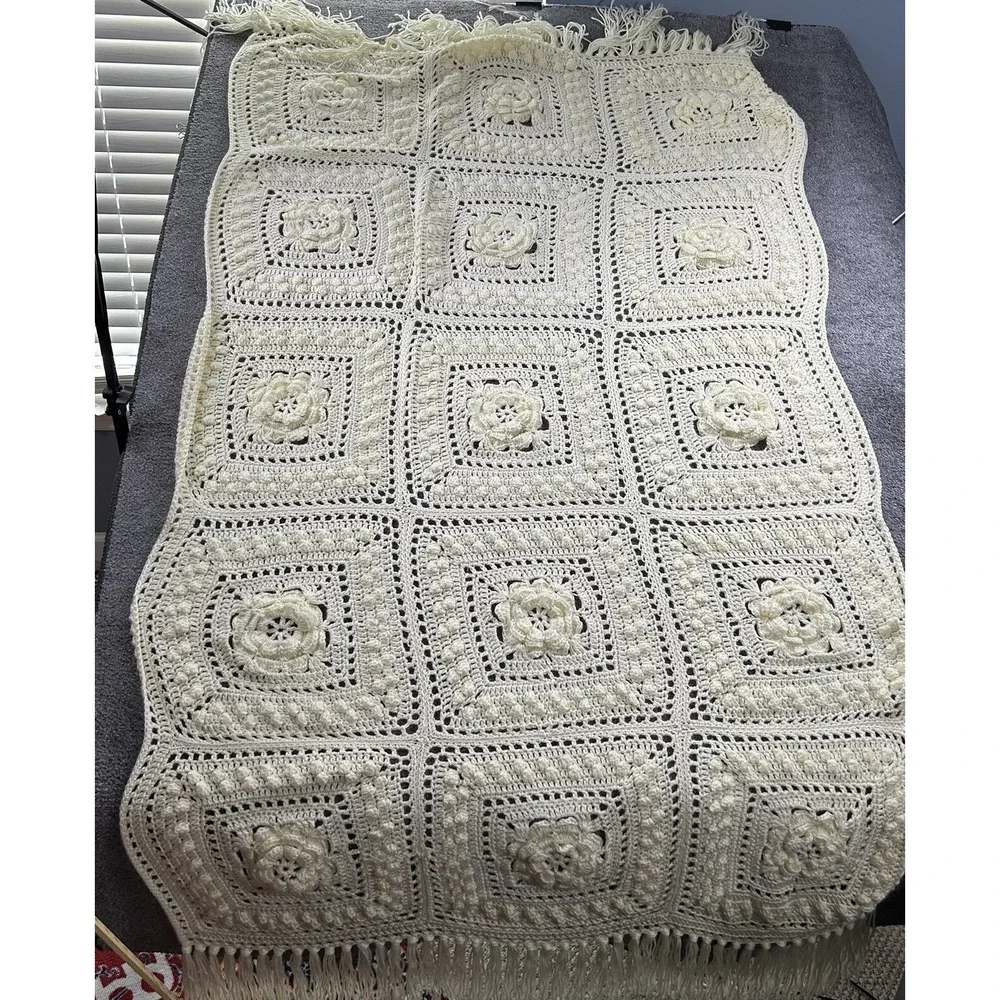 Vintage Handmade Crochet Granny Square Floral Rose Throw Blanket Cream 74x36